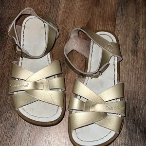 Salt water girl sandals size 1